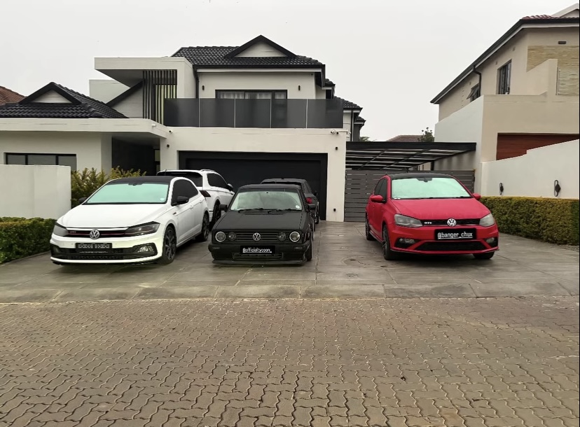 Kelvin Momo: A Glimpse into Luxury Living and Stylish Rides
